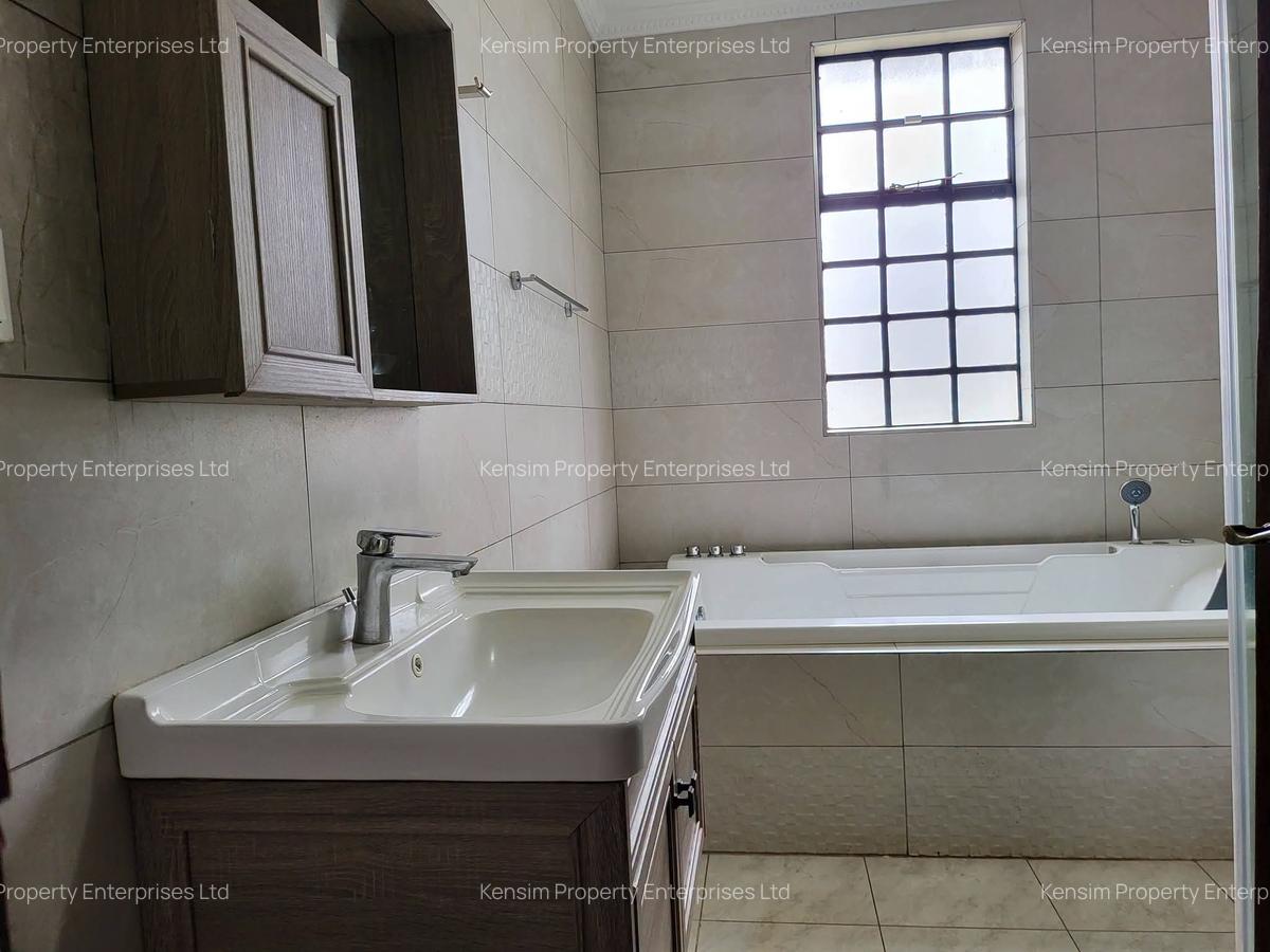 4 Bed Townhouse with En Suite in Kitisuru - 2