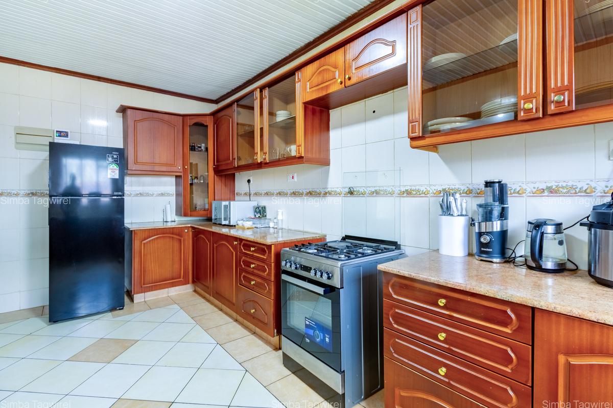 Serviced 3 Bed Apartment with En Suite at Durham Road - 6