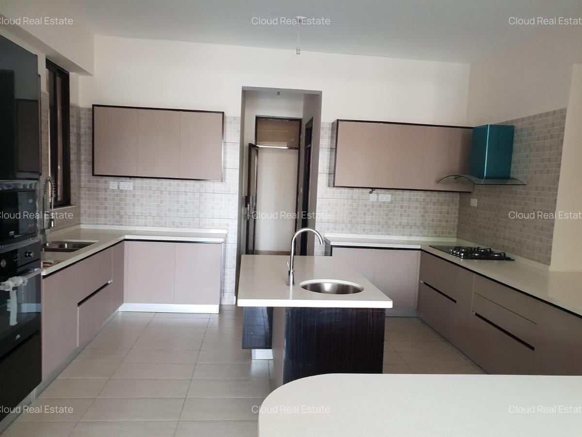 3 Bed Apartment with En Suite in Westlands Area - 16