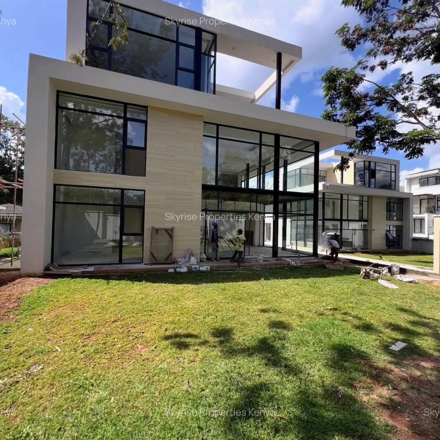 6 Bed Villa with En Suite in Lavington - 4