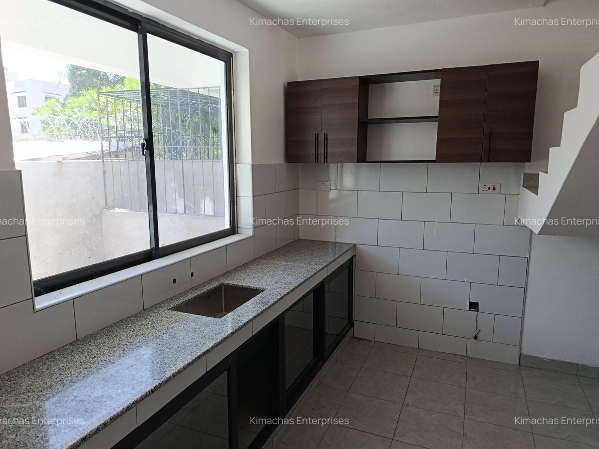 4 Bed Townhouse with En Suite at Links Road - 5