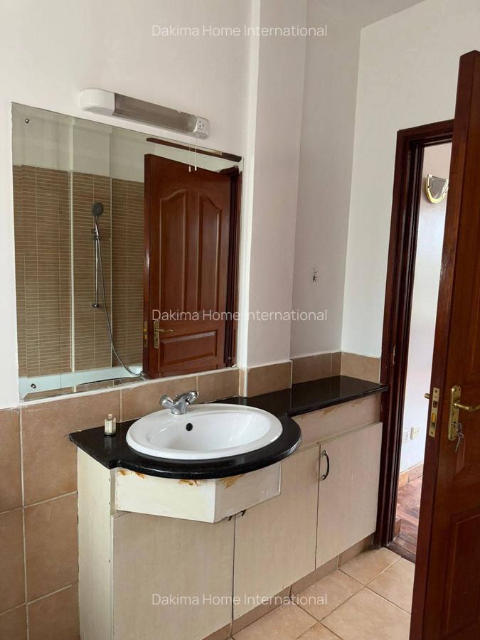 2 Bed Apartment with En Suite in Rhapta Road - 6