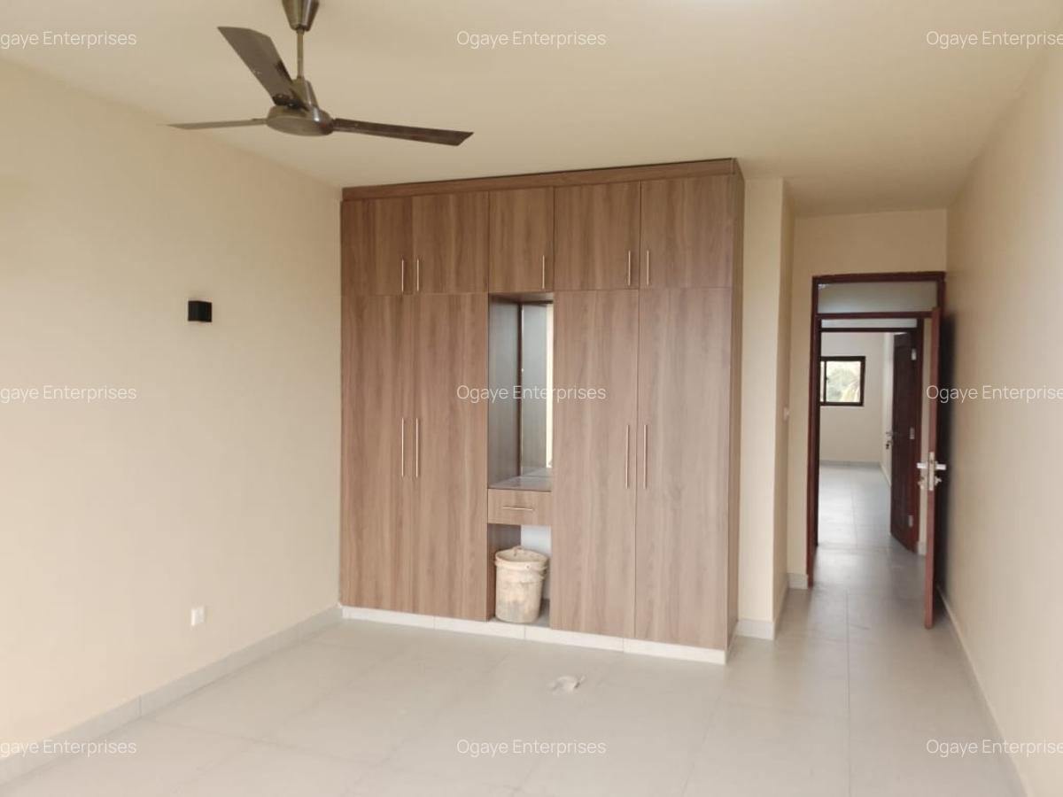 4 Bed Apartment with En Suite at Moyne Drive - 8