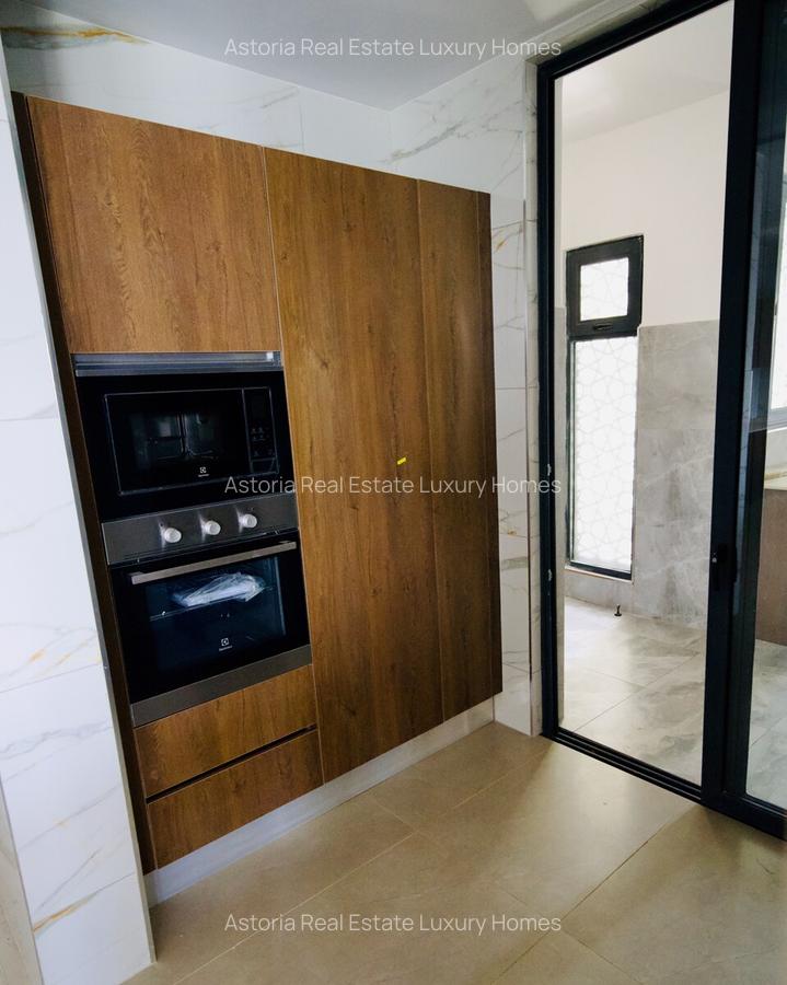 4 Bed Apartment with En Suite at 2026-128 - 18