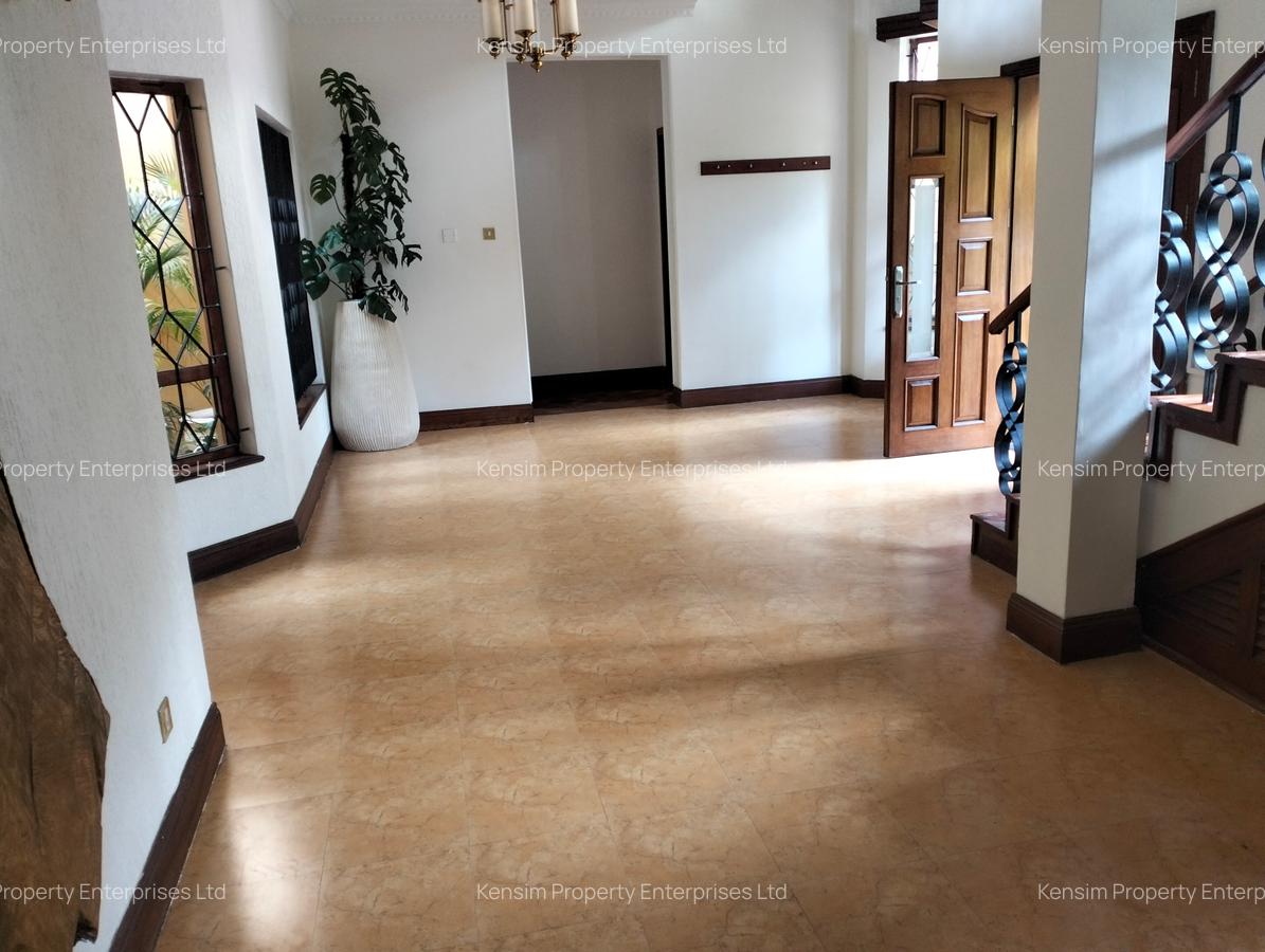 5 Bed Townhouse with En Suite in Runda - 3