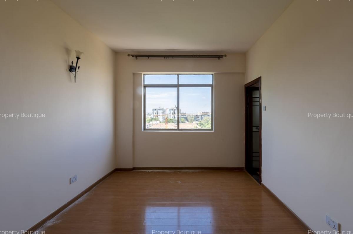 3 Bed Apartment with En Suite in Lavington - 6