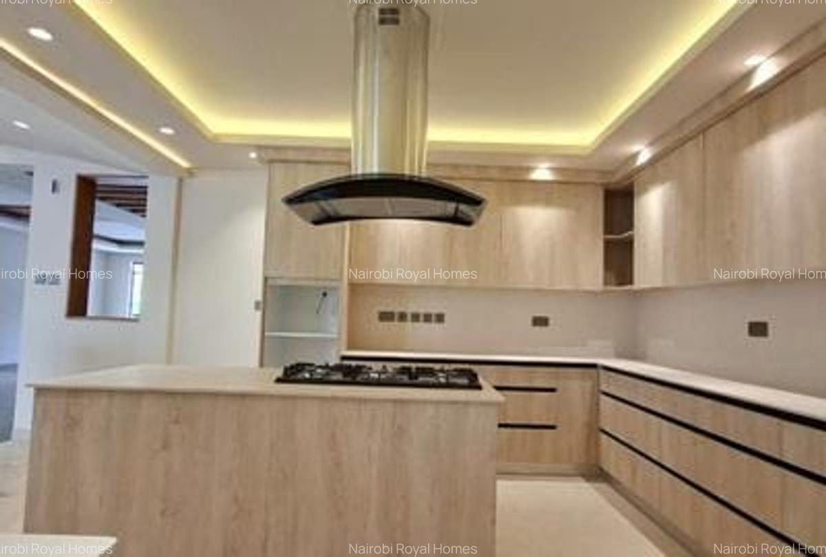 4 Bed Townhouse with En Suite at Lavington Green - 5