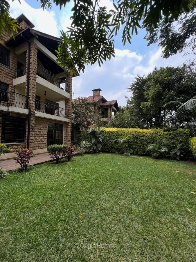 4 Bed Townhouse with En Suite at Lavington - 5