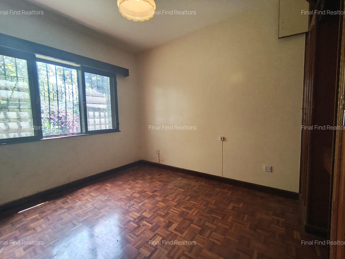 4 Bed House with Garden in Runda - 8