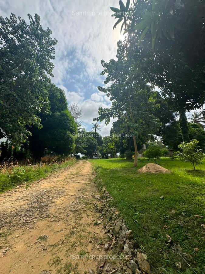 1.3 ac Residential Land at Kanamai - 4