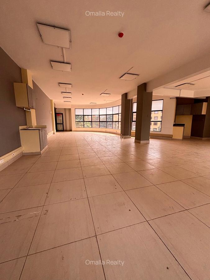 1,484 ft² Commercial Property with Service Charge Included in Westlands Area - 2