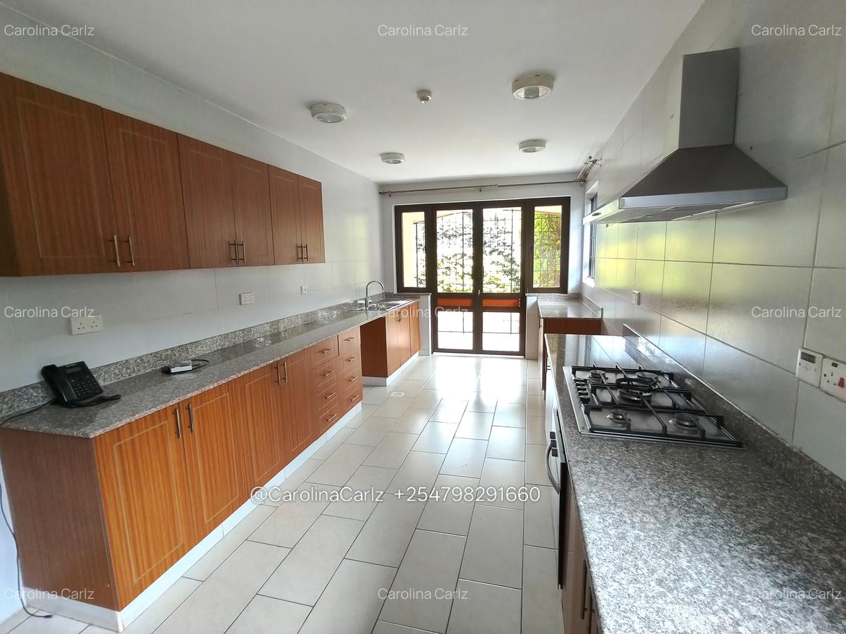 4 Bed Townhouse with En Suite at Runda - 12