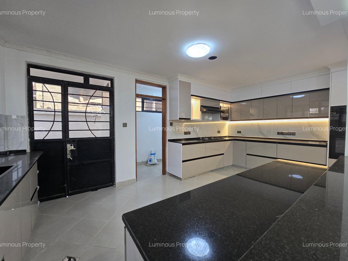 6 Bed House with En Suite at Githunguri Road - 5
