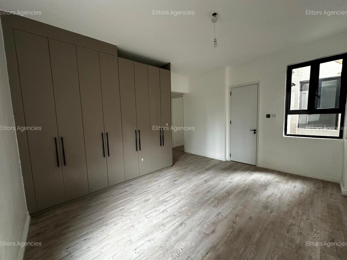 3 Bed Apartment with En Suite at 6Th Parklands Avenue - 10
