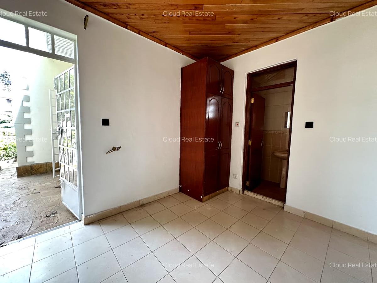 5 Bed Townhouse with En Suite in Lavington - 5