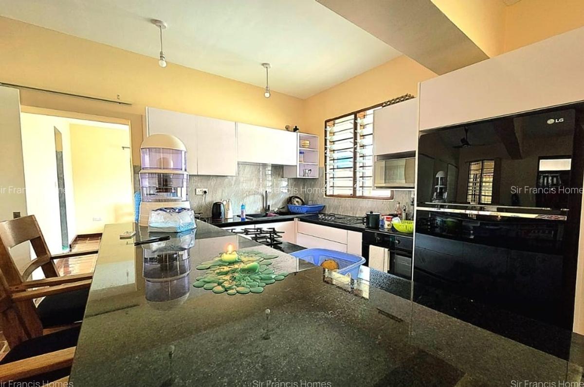 3 Bed Villa with En Suite at Galu - 9