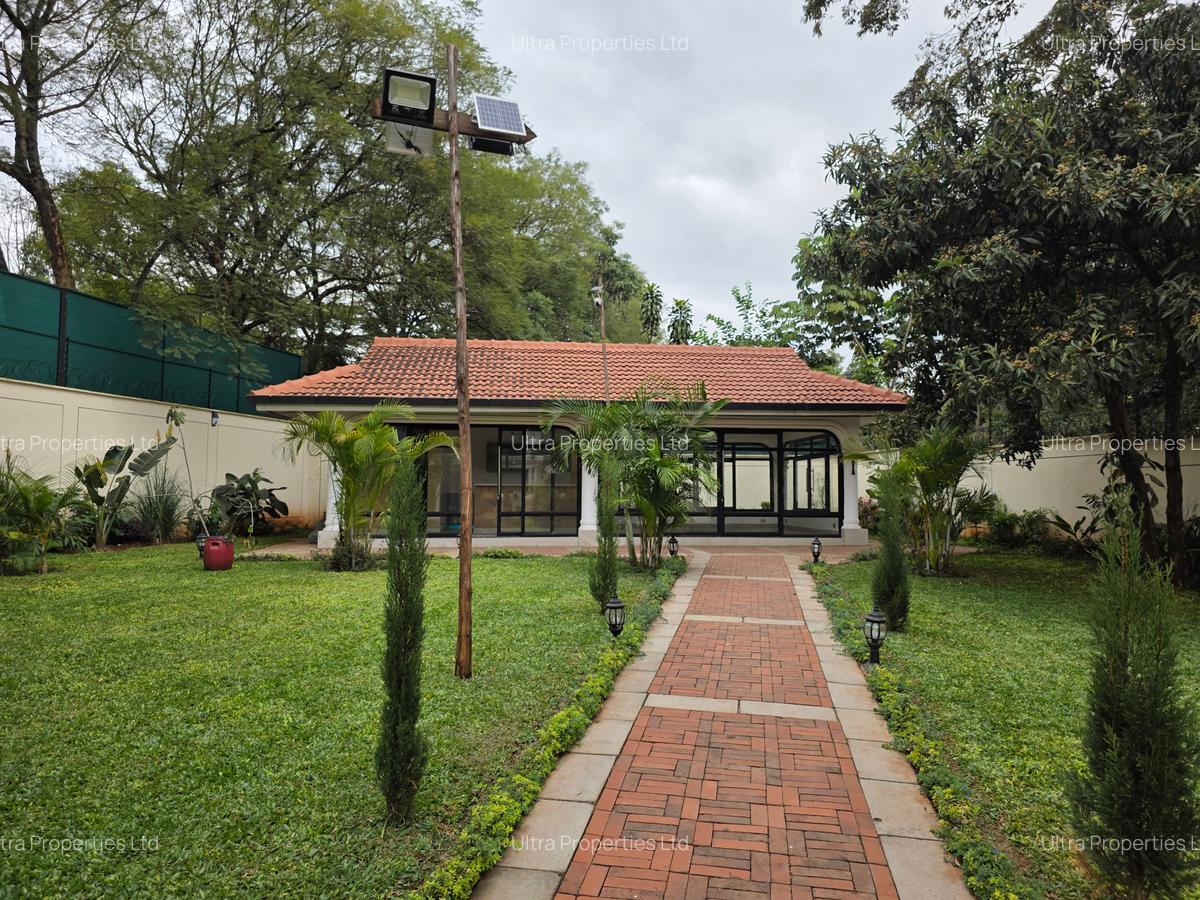 5 Bed Townhouse with En Suite in Runda - 4