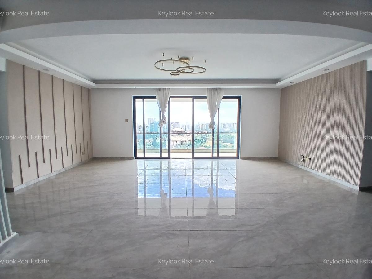4 Bed Apartment with En Suite at Valley Arcade - 13