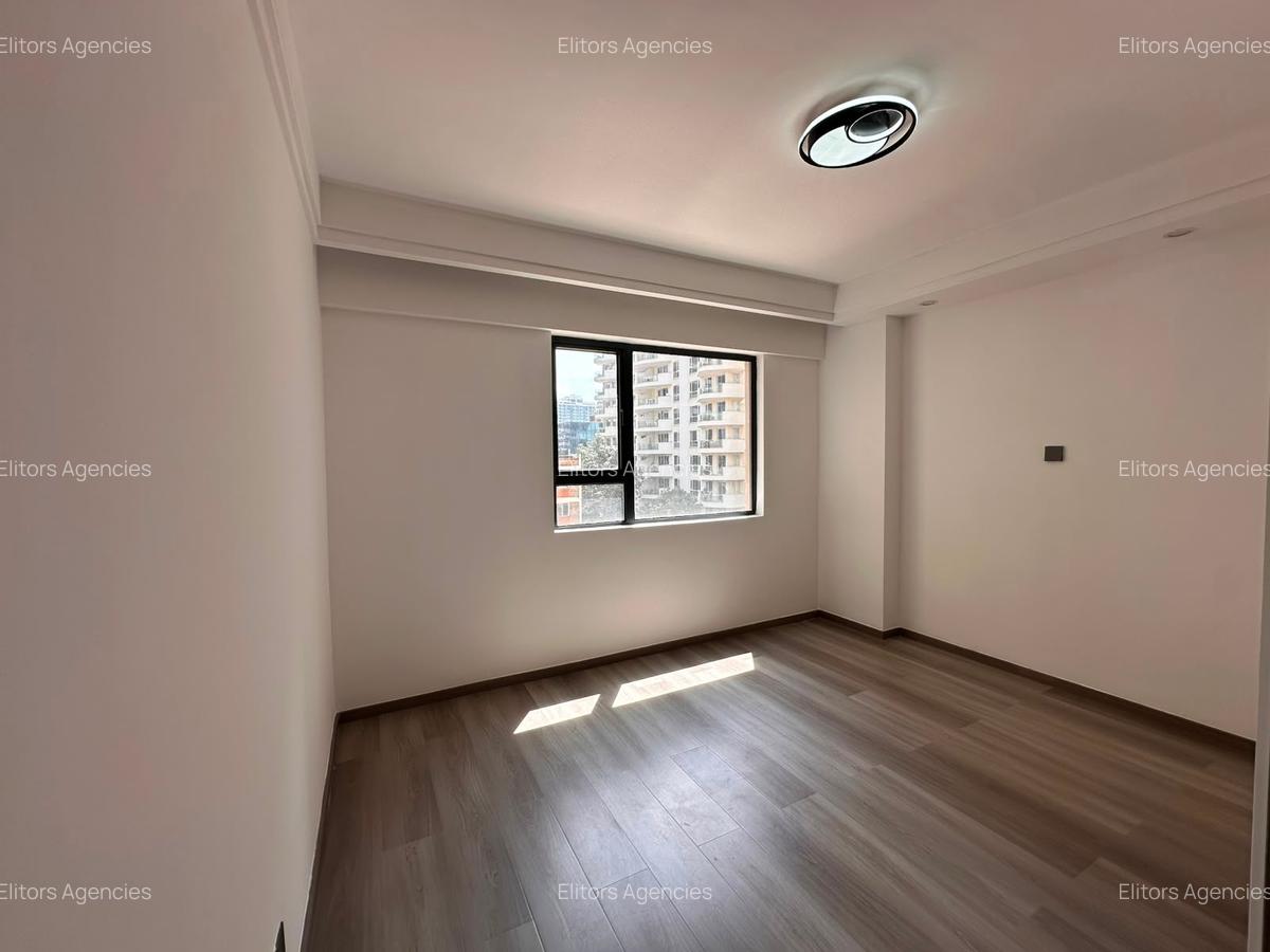 2 Bed Apartment with En Suite at Westlands Toad Near Gtc - 9