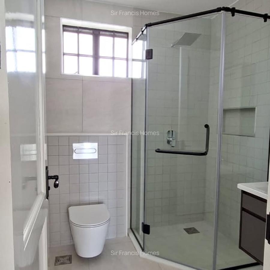 4 Bed House with En Suite in Westlands Area - 8