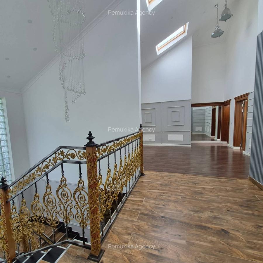 5 Bed Townhouse with En Suite in Runda - 4