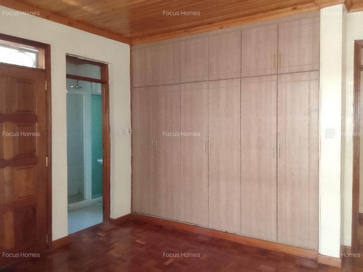 5 Bed Townhouse with En Suite in Lavington - 9