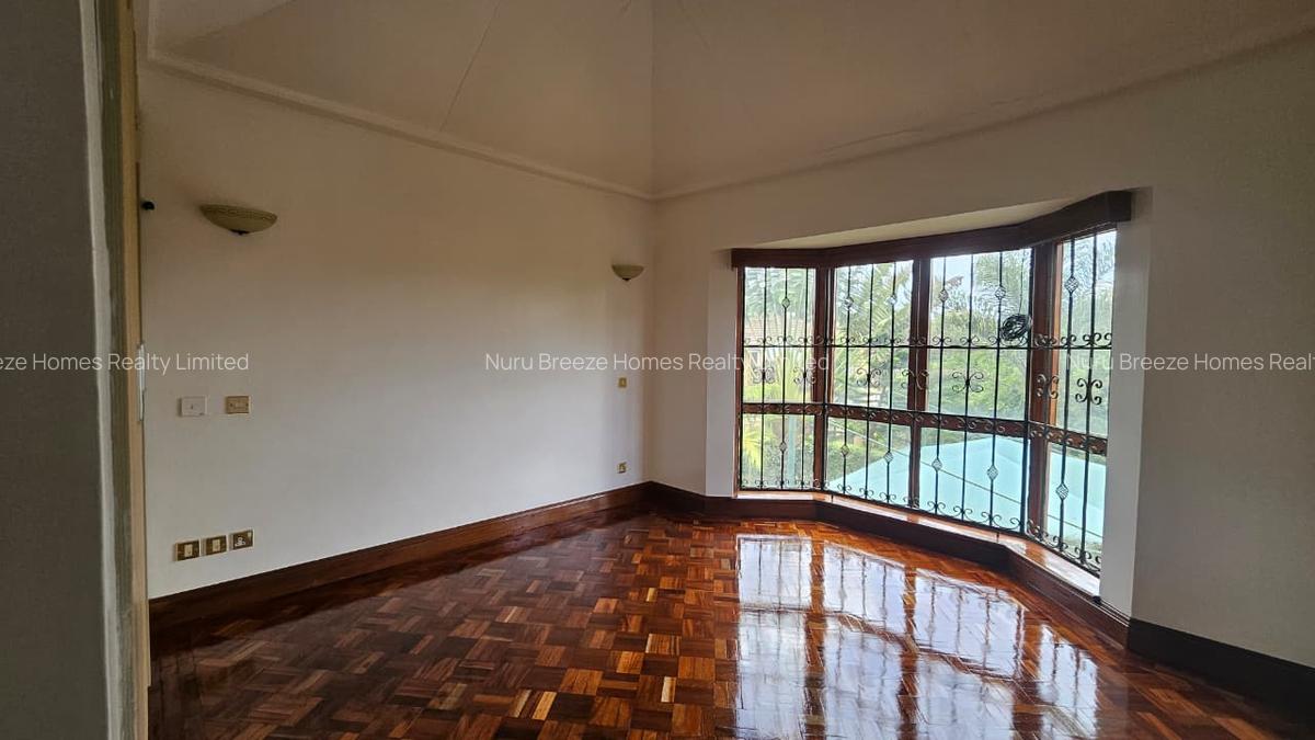 5 Bed House with En Suite in Runda - 18