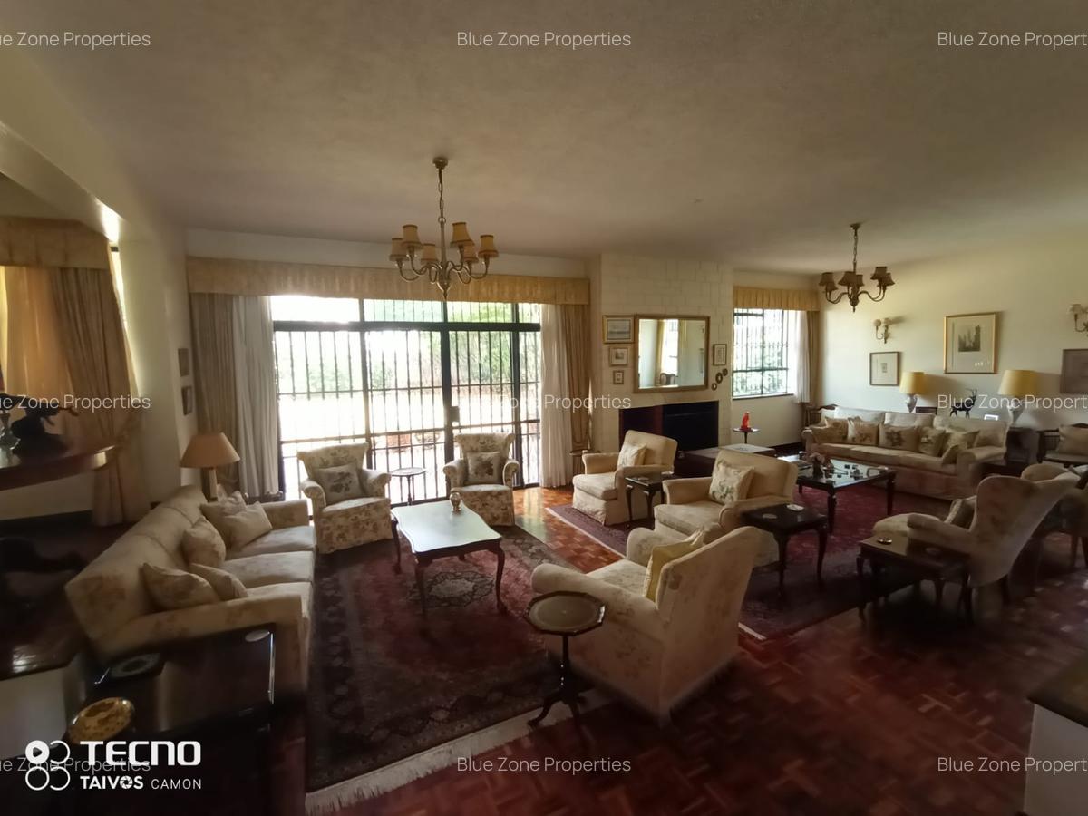 5 Bed House with En Suite at Off Un Avenue - 7