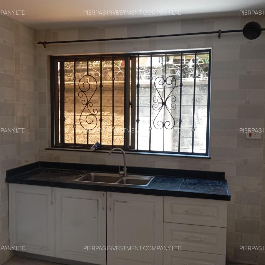 5 Bed Townhouse with En Suite in Lavington - 5