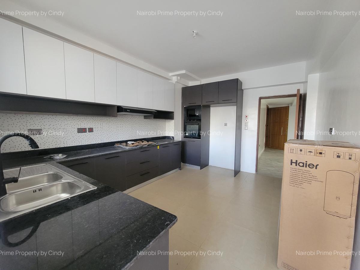 Serviced 5 Bed Apartment with En Suite at 3Rd Avenue - 3