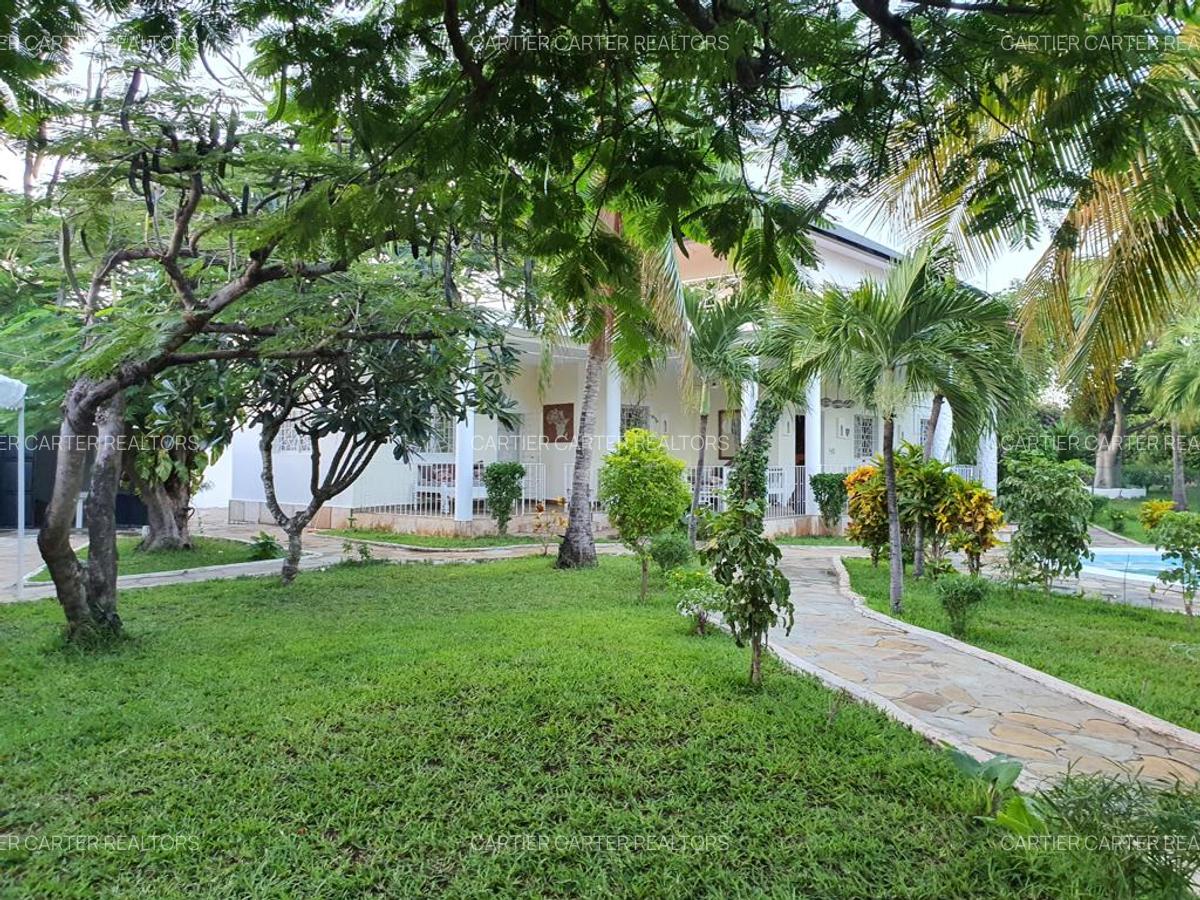 4 Bed Villa with En Suite in Malindi - 9