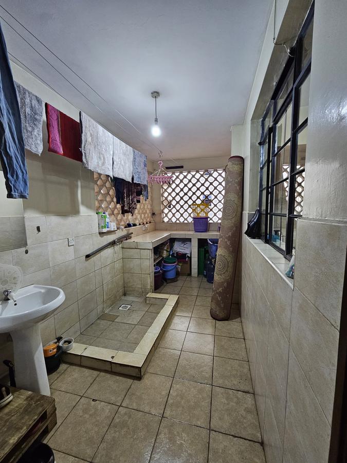 2 Bed Apartment with En Suite at First Parklands Avenue - 10