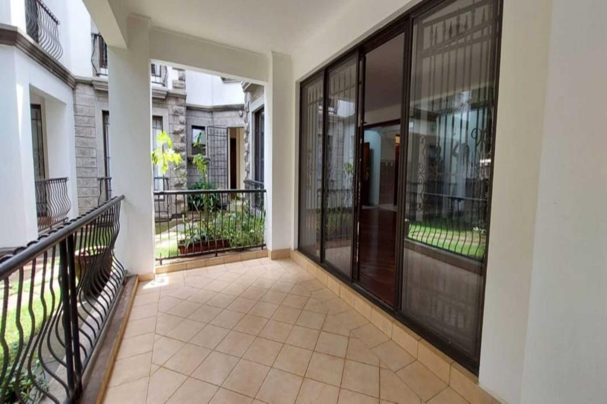 3 Bed Apartment with En Suite at Dennis Pritt Road - 5