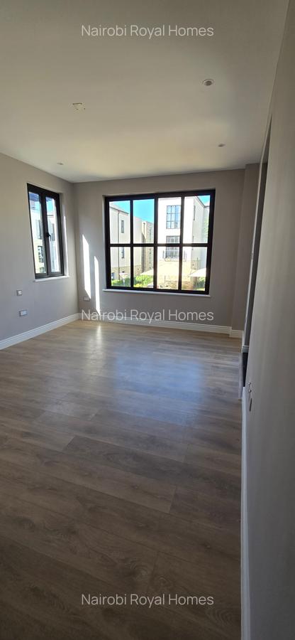 5 Bed Townhouse with En Suite at Palm Valley - 13