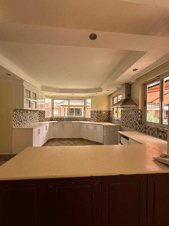 5 Bed Townhouse with En Suite at Owashika Road - 15