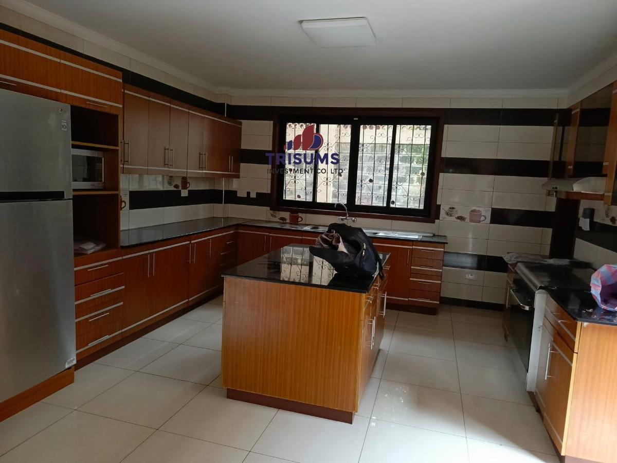 4 Bed House in Nyari - 8