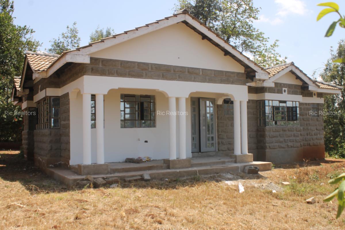 3 Bed House with Garden at Karen - Plains - 2