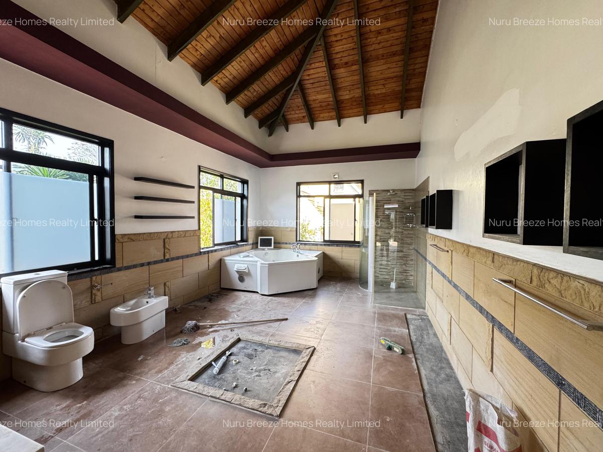 5 Bed Townhouse with En Suite in Lavington - 12