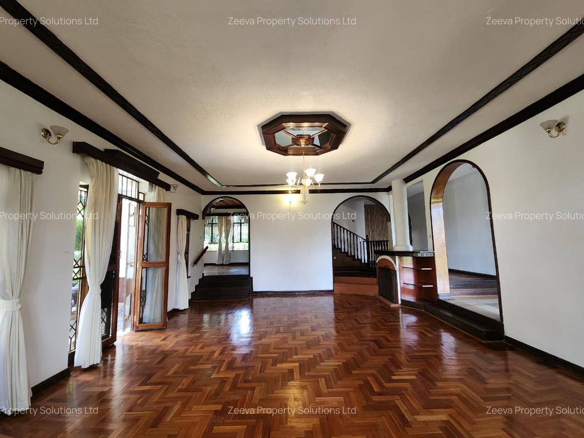 5 Bed House with En Suite in Runda - 4