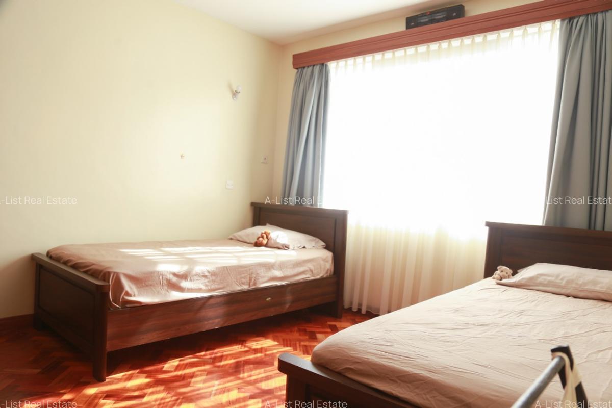 3 Bed Apartment with En Suite at Lavington - 14