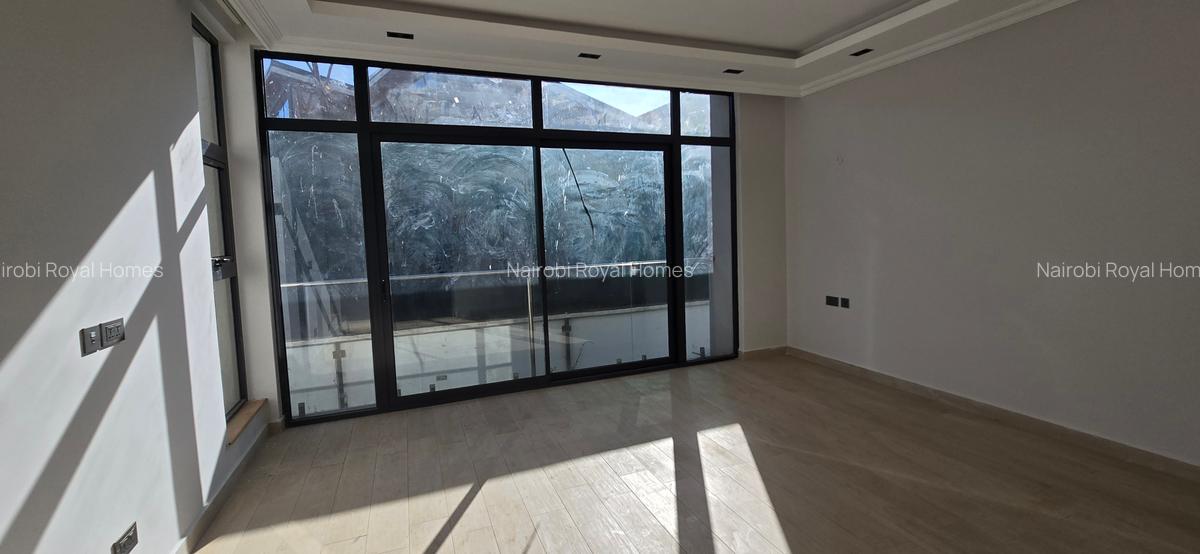 5 Bed Townhouse with En Suite at Lavington Green - 5