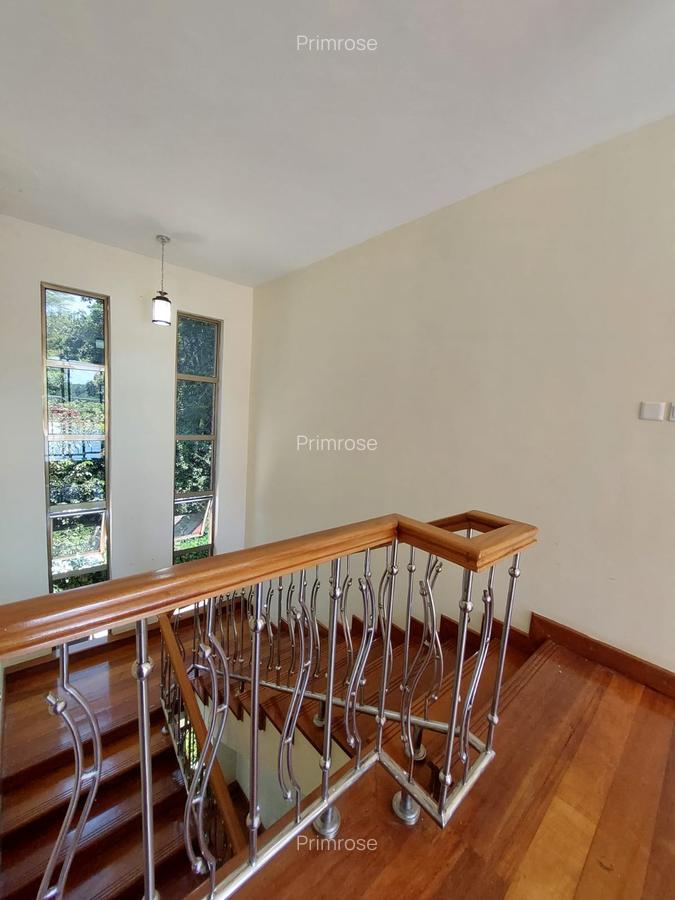 5 Bed Townhouse with En Suite in Lavington - 11