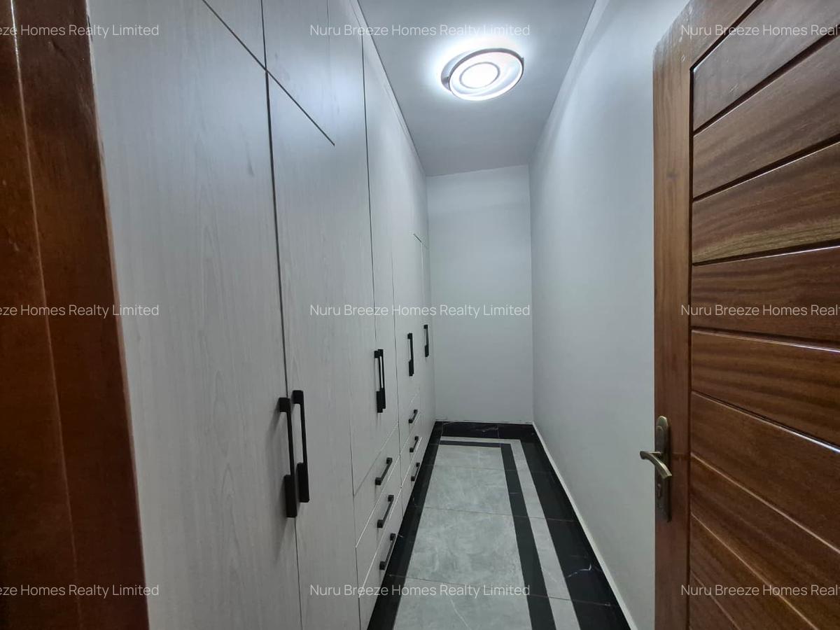 5 Bed House with En Suite in Runda - 9