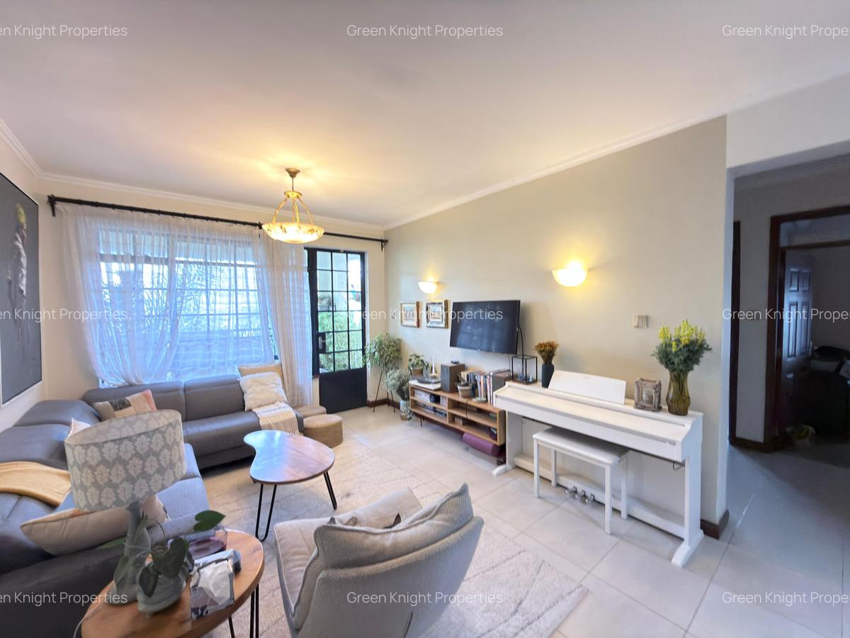 Serviced 2 Bed Apartment with En Suite in Brookside - 9