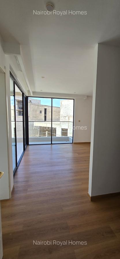 5 Bed Townhouse with En Suite at Lavington Road - 16