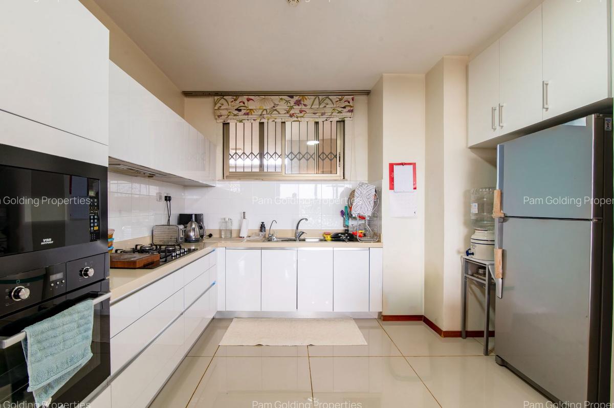 3 Bed Apartment with En Suite at 6Th Parklands - 6