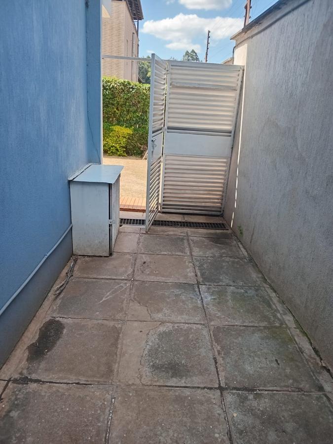5 Bed Villa with En Suite at Convent Road - 15
