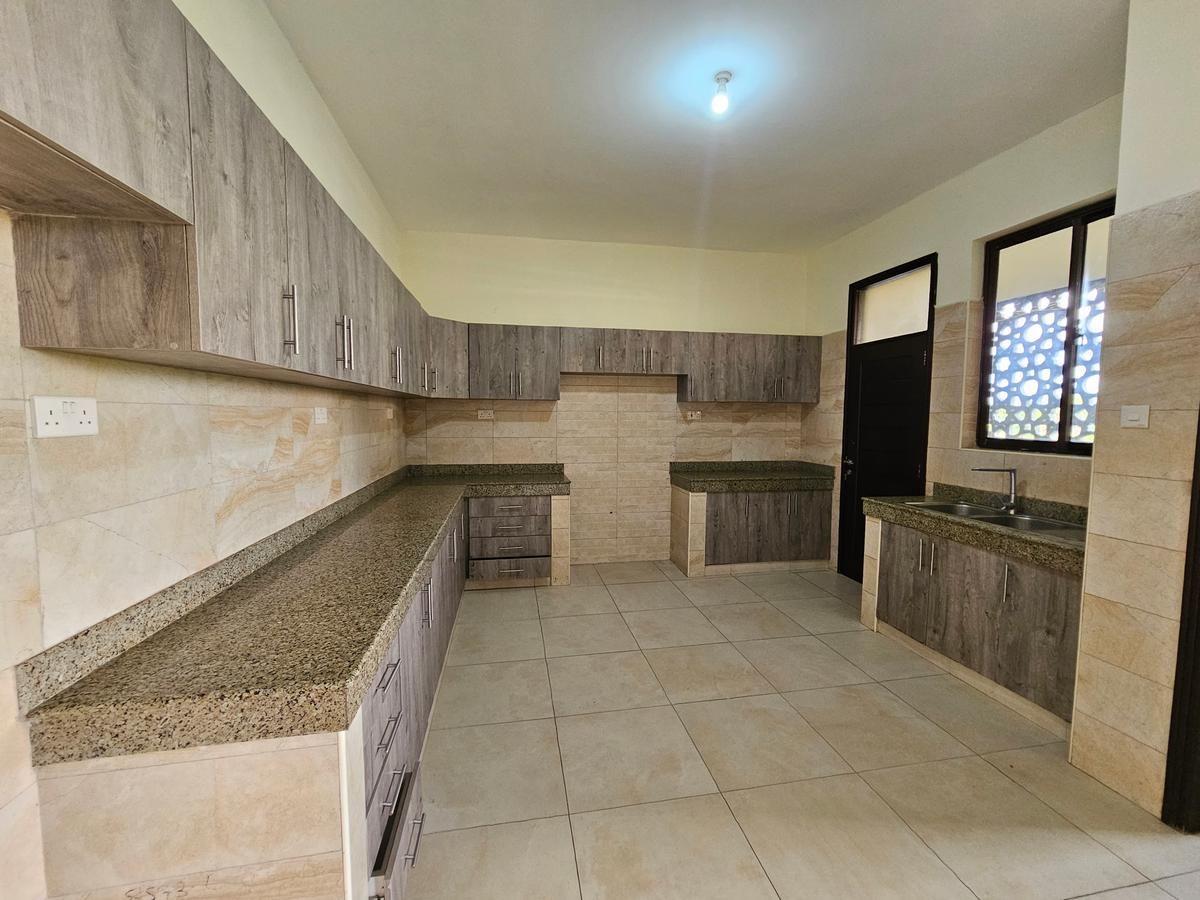 3 Bed Apartment with En Suite in Nyali Area - 6