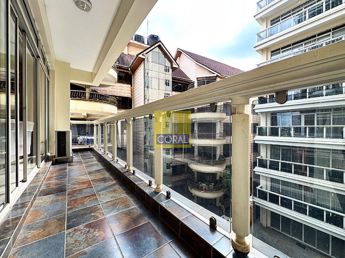 3 Bed Apartment with En Suite in Parklands - 15