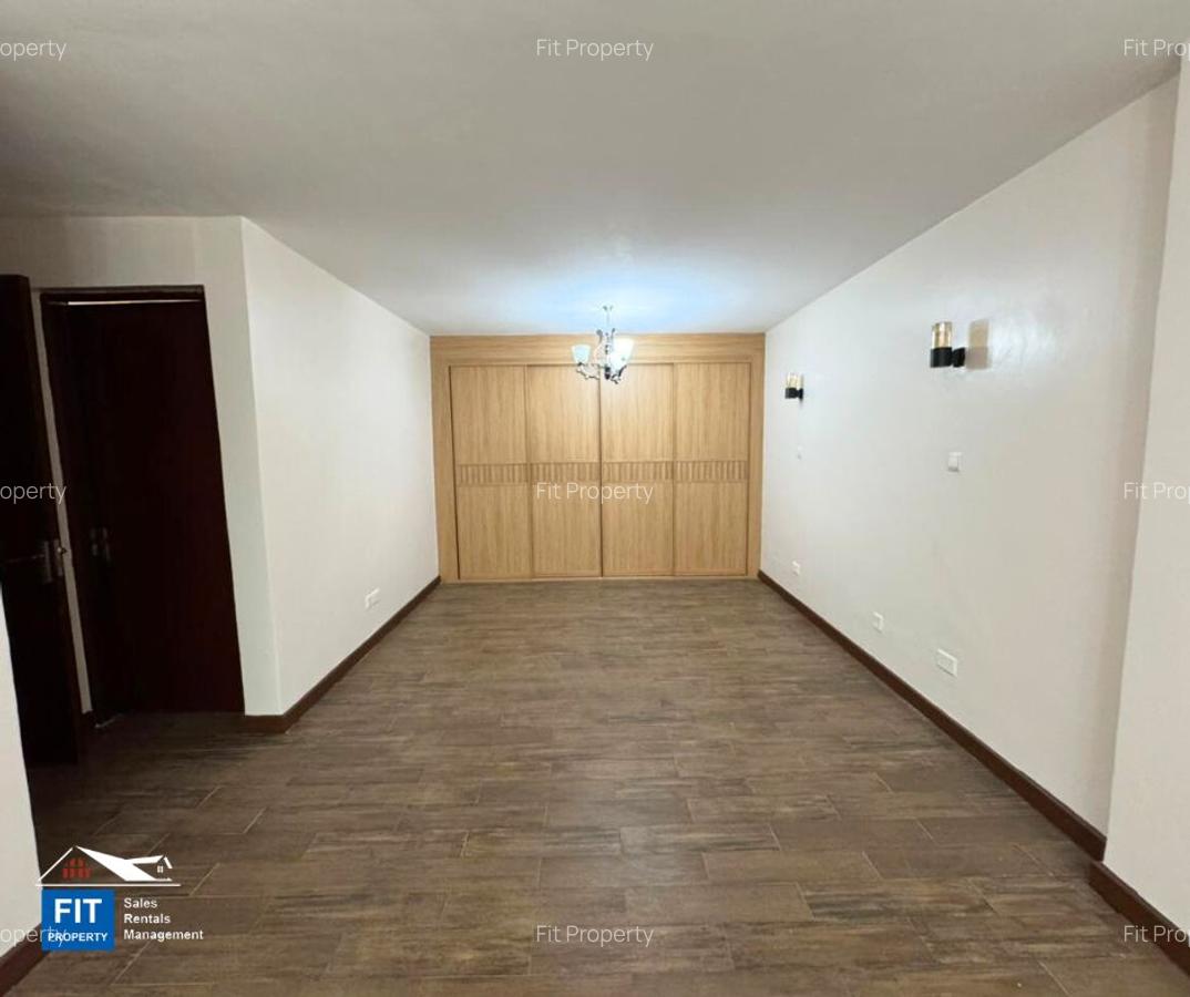 4 Bed Apartment with En Suite in General Mathenge - 16